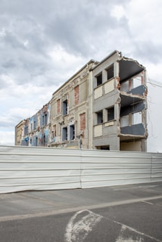 Série Pavillon 12, sur les derniers mois et la démolition du Centre Hospitalier Régional Clémenceau à Caen