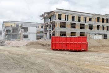 Série Pavillon 12, sur les derniers mois et la démolition du Centre Hospitalier Régional Clémenceau à Caen