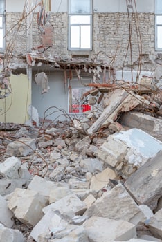 Série Pavillon 12, sur les derniers mois et la démolition du Centre Hospitalier Régional Clémenceau à Caen